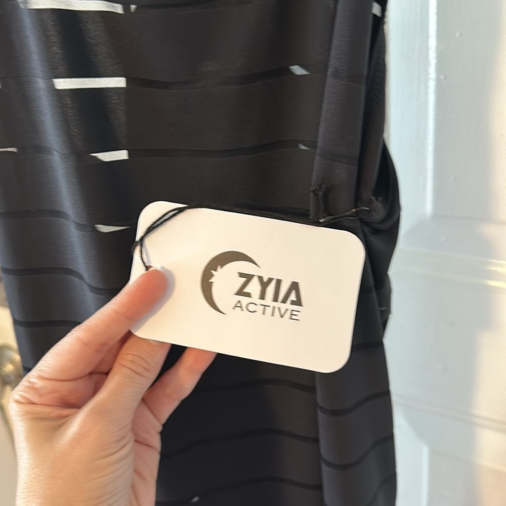 ZYIA Black Striped Tank Top - Picture 4 of 6